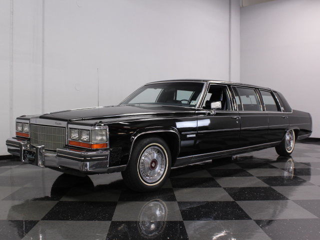FACTORY DEVILLE LIMOUSINE, IDEAL FOR WEDDINGS & OTHER PARTIES, NICE INTERIOR 1982 Cadillac DeVille