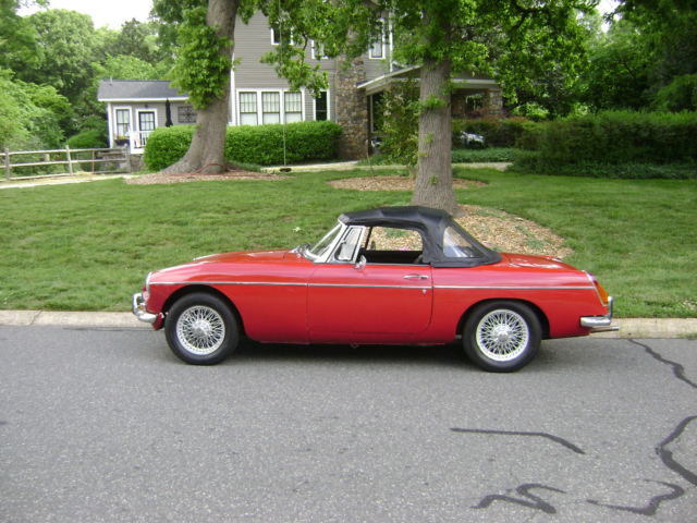 1971 MG MGB Conv - photo 2