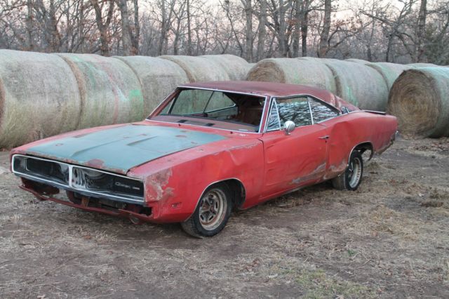 Factory R6 Red (burgundy) G-code 1969 383-2V Dodge Charger project car 1969 Dodge Charger