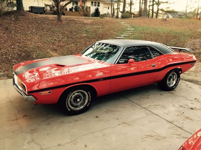 Factory red R/T car, now 426 Hemi with 4speed and Dana sixty 1970 Dodge Challenger R/T