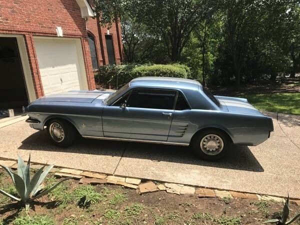 1966 Ford Mustang - photo 2