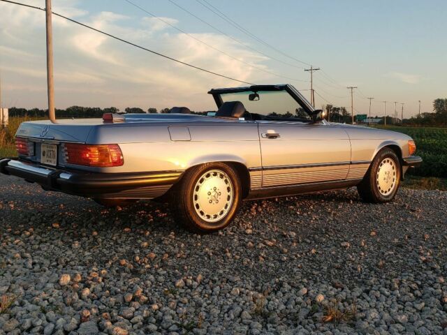 1987 Mercedes-Benz SL-Class 560SL - photo 3