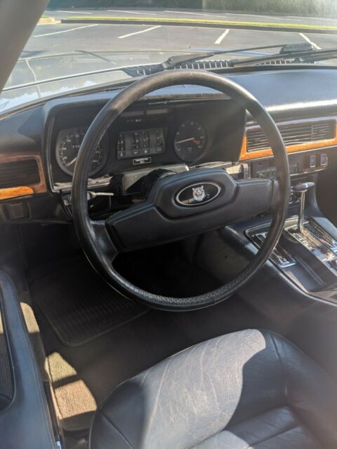 1987 Jaguar XJ12 - photo 12