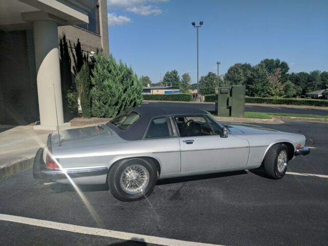 1987 Jaguar XJ12 - photo 3