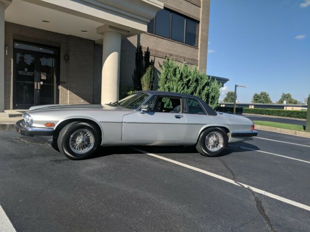 1987 Jaguar XJ12 - photo 5