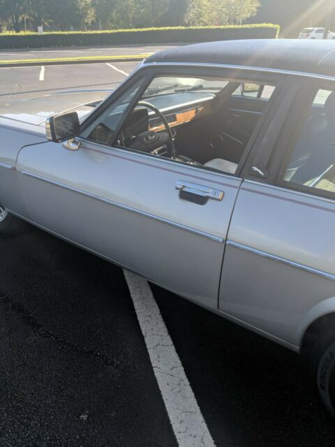 1987 Jaguar XJ12 - photo 7