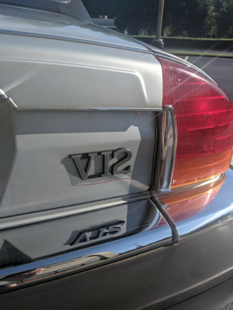 1987 Jaguar XJ12 - photo 9