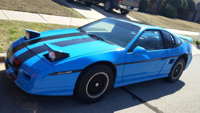1986 Pontiac Fiero - photo 2