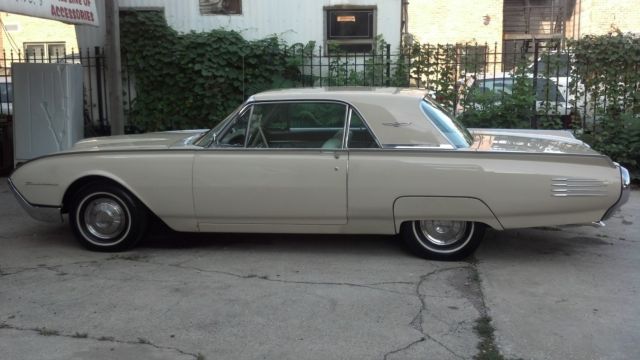 1961 Ford Thunderbird