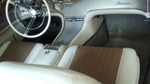 1961 Ford Thunderbird - photo 2