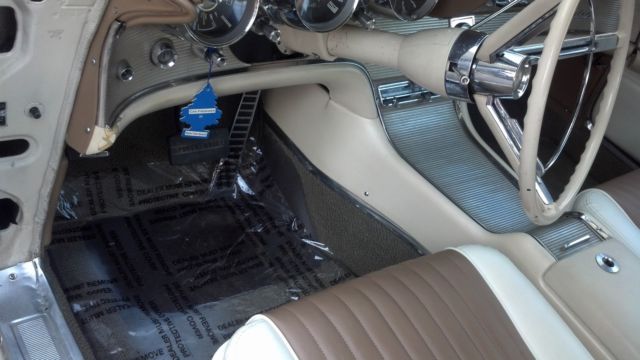 1961 Ford Thunderbird - photo 9