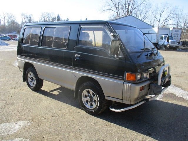 1987 Mitsubishi Delica Exceed Van 4X4