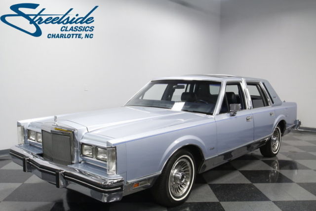 F/I 5.0L V8, AOD TRANS, MODERN POWER OPTIONS, CLEAN IN/OUT, RUN/DRIVE LIKE NEW! 1984 Lincoln Town Car Signature Series