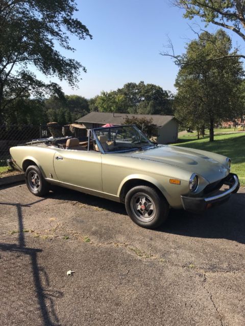 FIAT 124 SPIDER 1979 with 1.4 liter 1979 Fiat 124 Spider Convertible