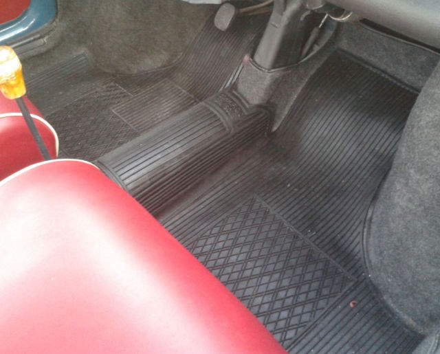 1967 Fiat 500 Amazing Blue Fiorentino with Red/white interior - photo 11