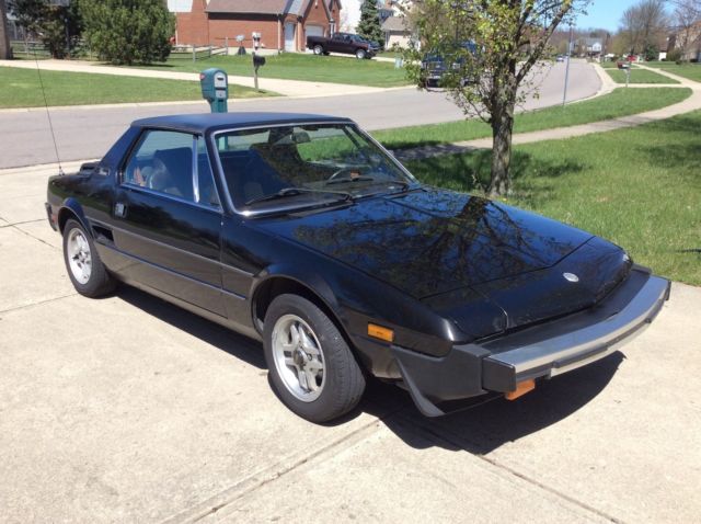 1980 Fiat Bertone X 1/9 2 Door Sporty Targa Top - photo 2