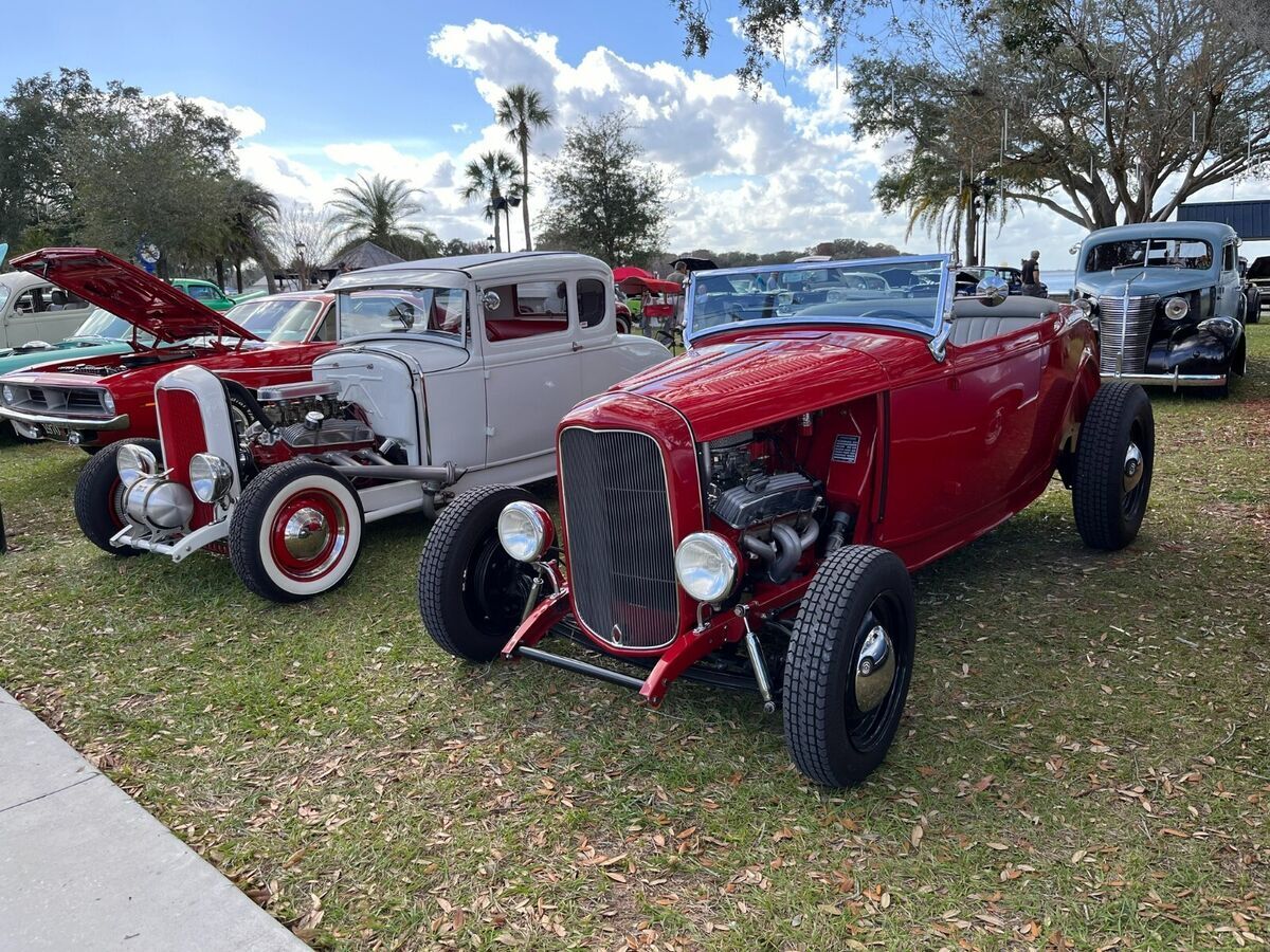 1932 Ford Roadster - photo 2