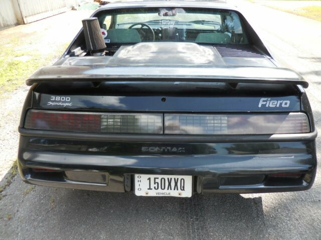 1988 Pontiac Fiero - photo 4