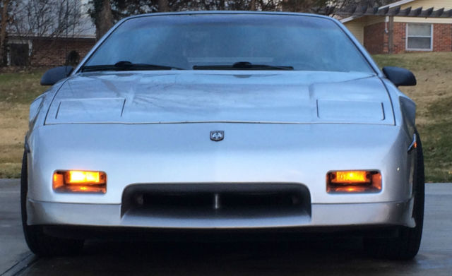 1987 Pontiac Fiero GT - photo 2