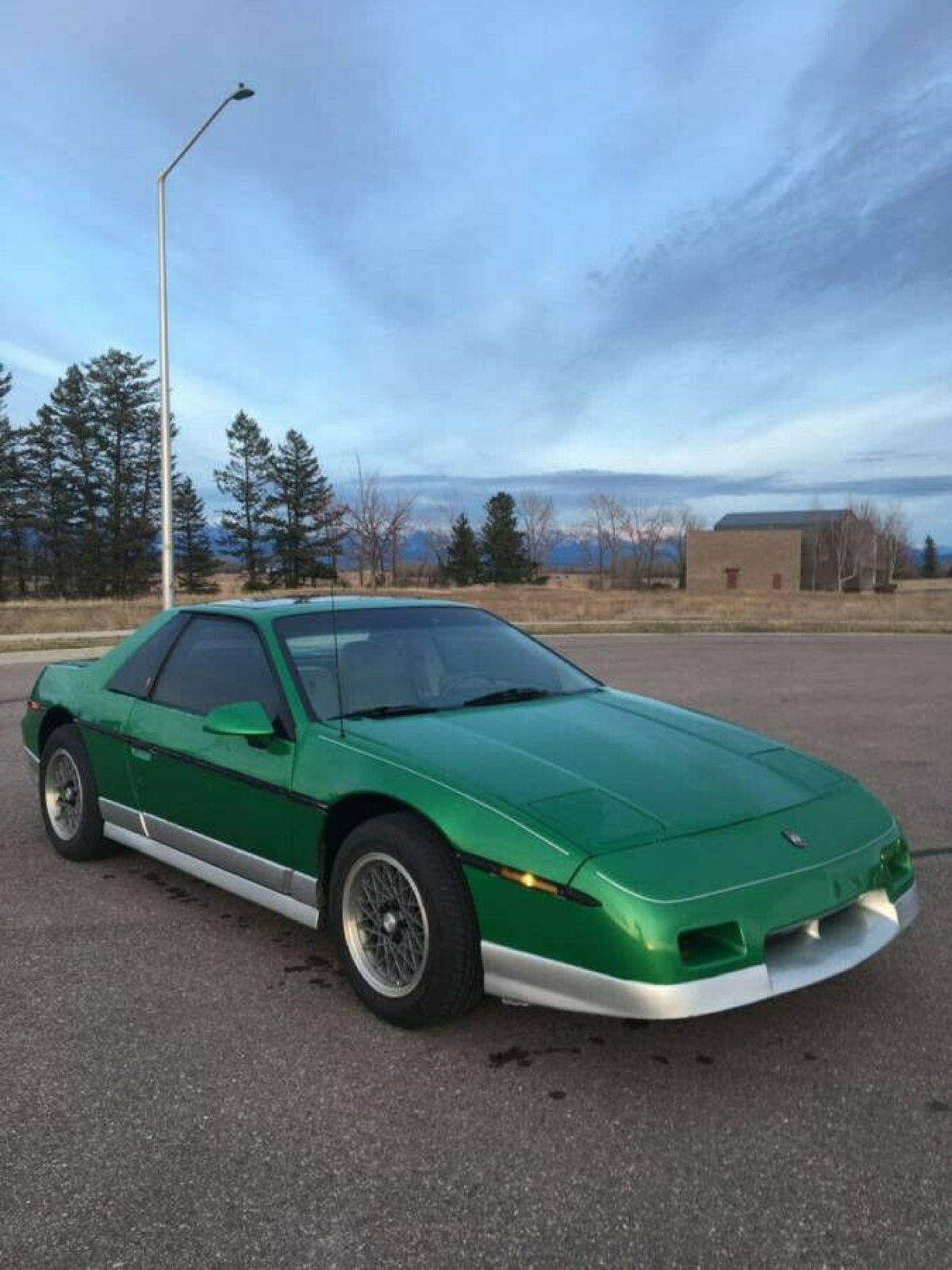 1985 Pontiac Fiero - photo 2