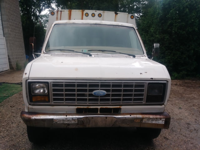 1984 Ford E-Series Van - photo 3