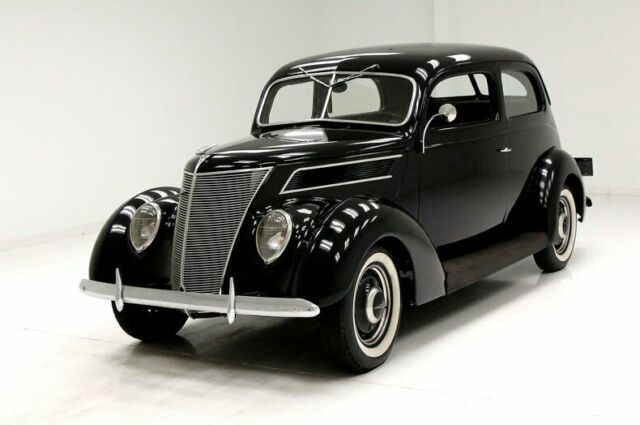 Fine Paint Original Interior Mohair Banjo Steering Wheel Teardrop Headlights 1937 Ford Tudor