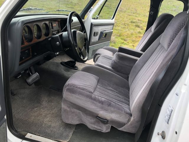 1993 Dodge Ram 2500 FIRST GEN 12 V 4X4 ONLY 137K - photo 11