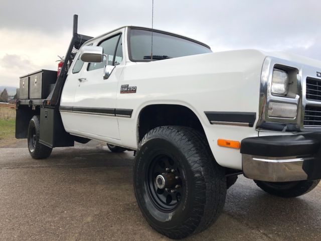 1993 Dodge Ram 2500 FIRST GEN 12 V 4X4 ONLY 137K - photo 4