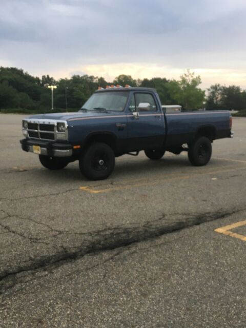 *First gen dodge* *1993 dodge Cummins* *First gen Cummins* *cummins* *w250* 1993 Dodge Ram 2500 LE