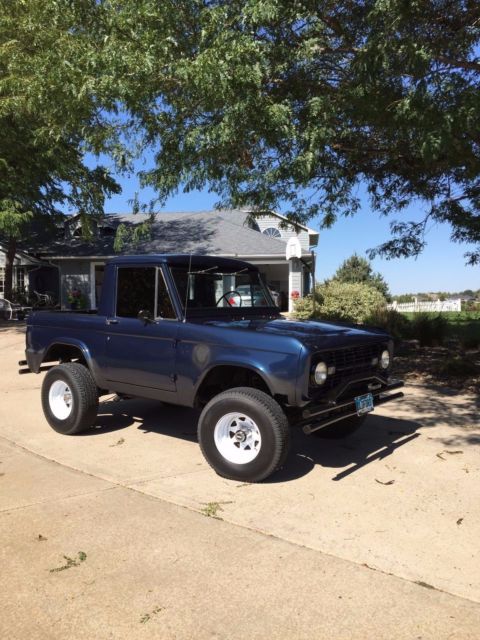 1966 Ford Bronco truck - photo 2