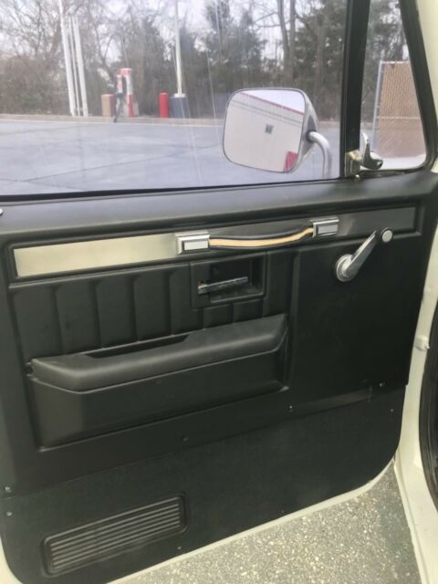 1983 Chevrolet C-10 - photo 8