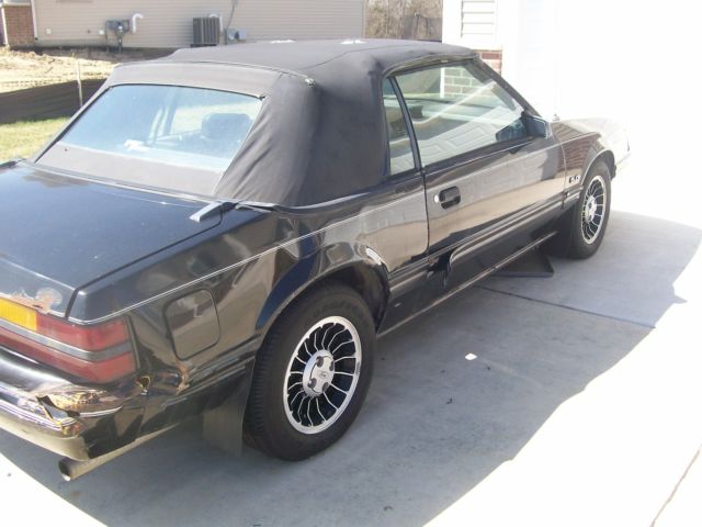 1983 Ford Mustang GLX - photo 4