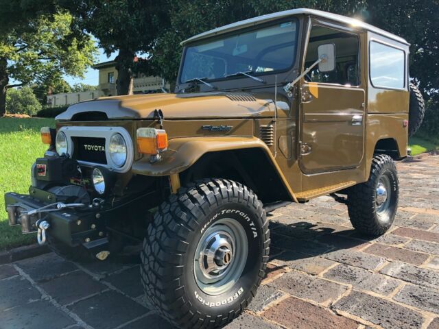 FJ40 Frame Off Restored BFG OME Vintage Air Power Steering Olive Brown 1975 Toyota Land Cruiser FJ40