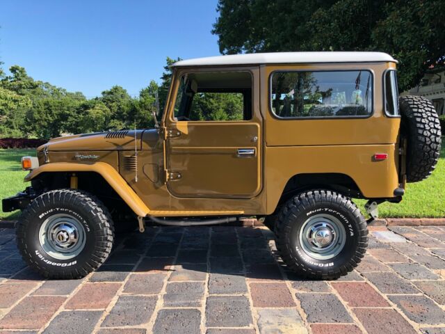 1975 Toyota Land Cruiser FJ40 - photo 2