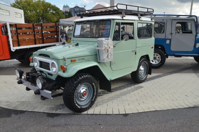 FJ40 TOYOTA LAND CRUISER FJ40 3SPEED 1973 Toyota Land Cruiser FJ40 1973 LANDCRUISER TOYOTA 3 SPEED