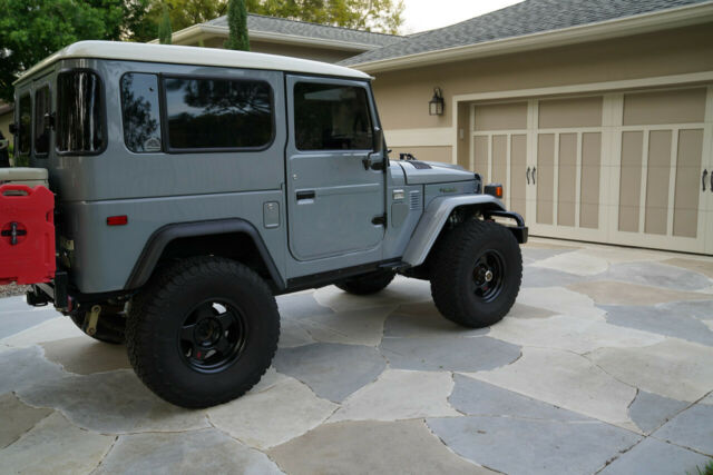 1976 Toyota Land Cruiser FJ40 - photo 5