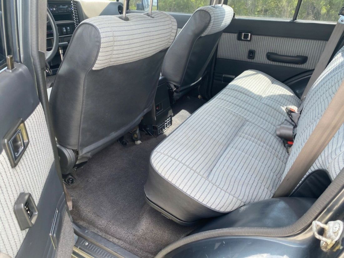 1990 Toyota Land Cruiser FJ62 GX - photo 11