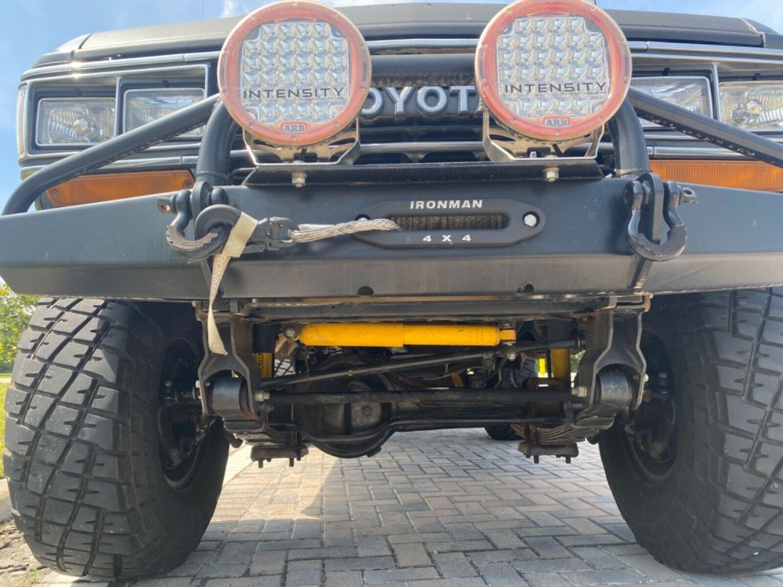 1990 Toyota Land Cruiser FJ62 GX - photo 12