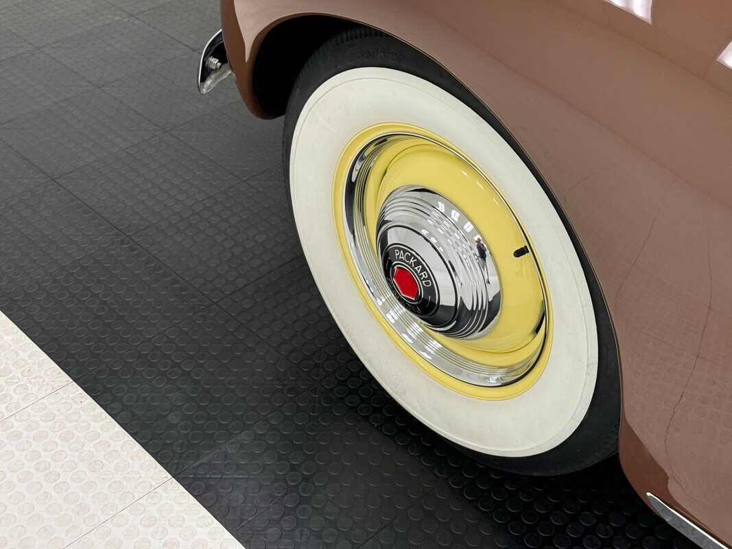1939 Packard 1700 6 Series Touring Sedan - photo 12