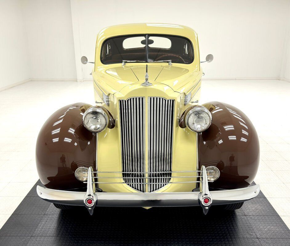 1939 Packard 1700 6 Series Touring Sedan - photo 8