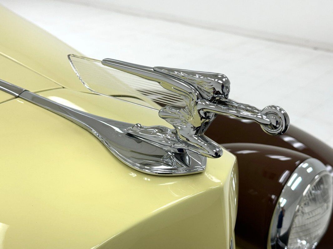 1939 Packard 1700 6 Series Touring Sedan - photo 9