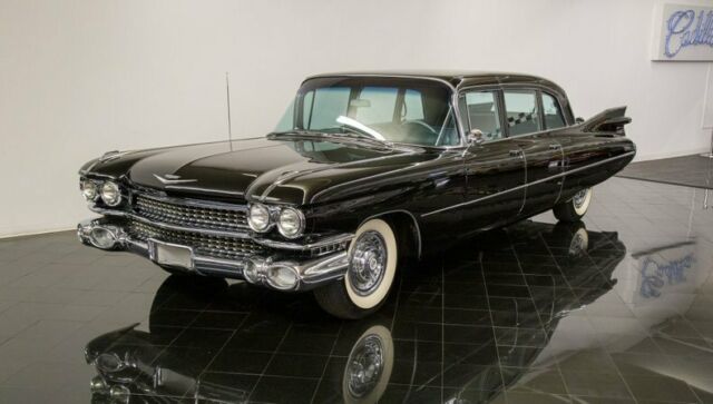 1959 Cadillac Fleetwood Series 75 9 Passenger Sedan - photo 2