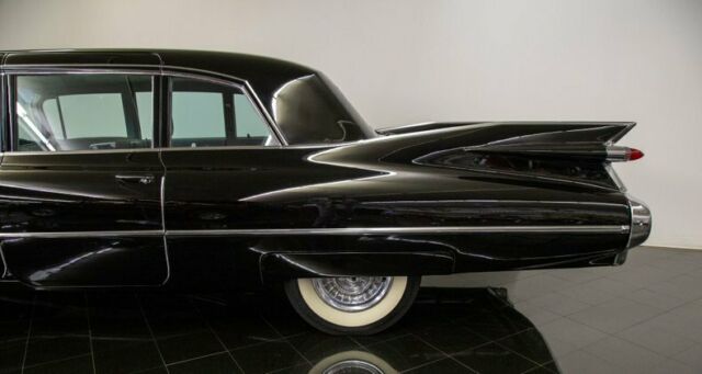 1959 Cadillac Fleetwood Series 75 9 Passenger Sedan - photo 8