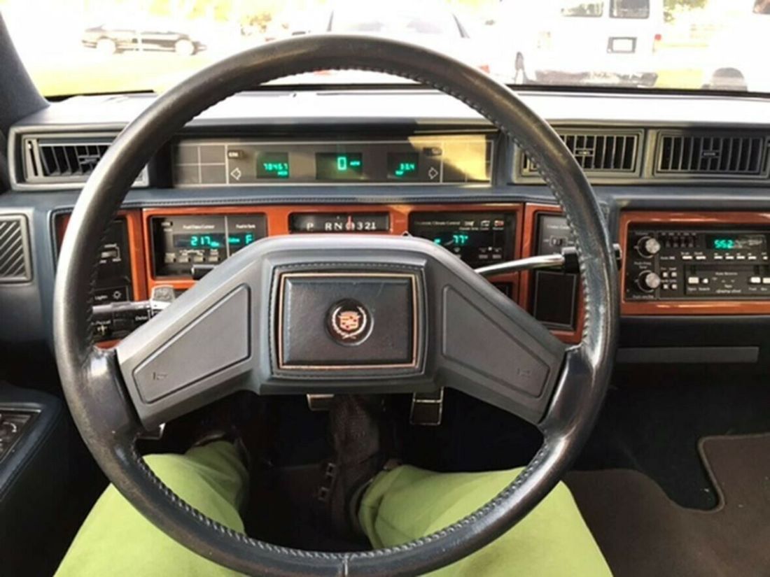 1989 Cadillac Fleetwood SIXTY SPECIAL - photo 8