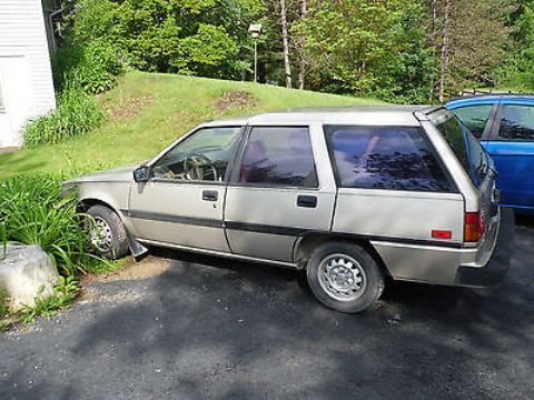 1989 Plymouth Colt DL 4-door hatchback wagon Wagon - photo 2