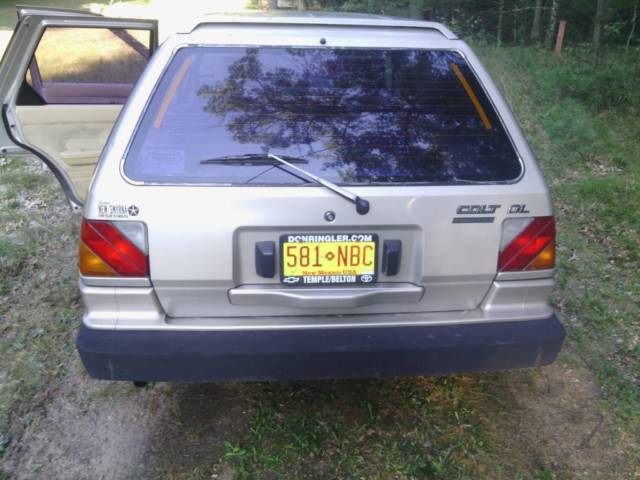 1989 Plymouth Colt DL 4-door hatchback wagon Wagon - photo 7