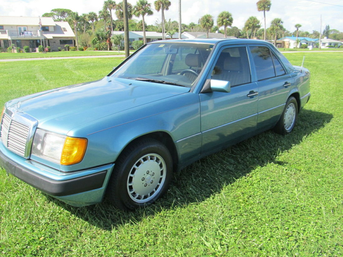 Florida! 2 owner! Turbo Diesel! Super low miles!! Service History from day one! 1992 Mercedes-Benz E-Class