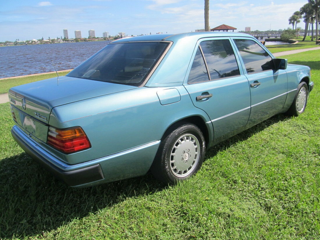 1992 Mercedes-Benz E-Class - photo 10