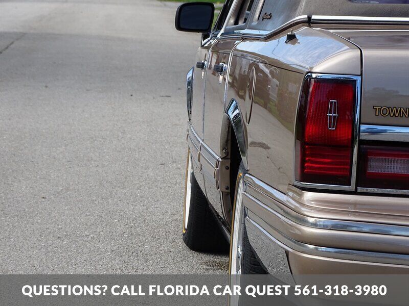 1992 Lincoln Town Car Signature - photo 10