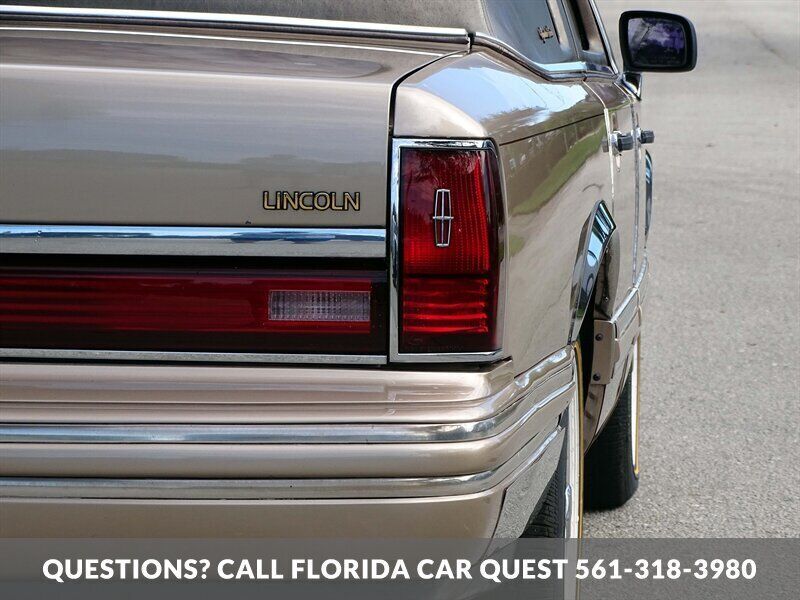 1992 Lincoln Town Car Signature - photo 11